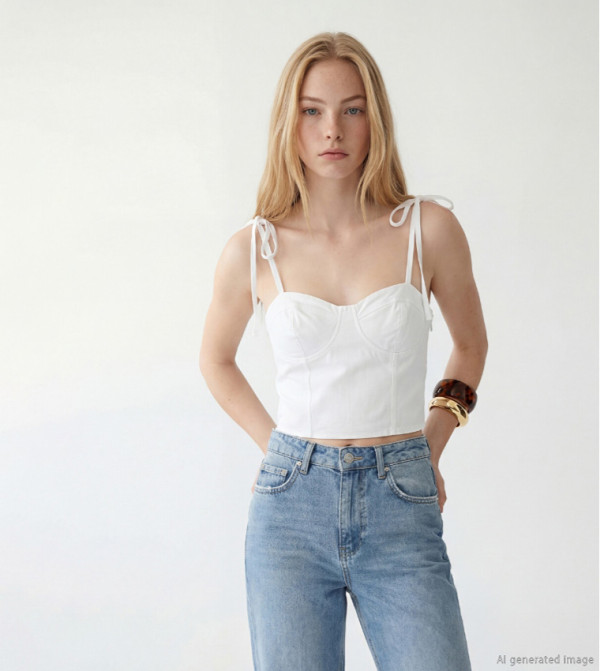 Solid Sweetheart Neck Crop Top