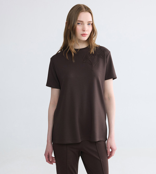 Embroidered Crew Neck T-Shirt