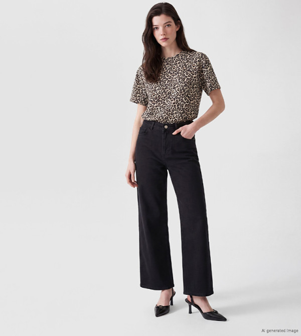 Washed Wide Leg Fit Jeans