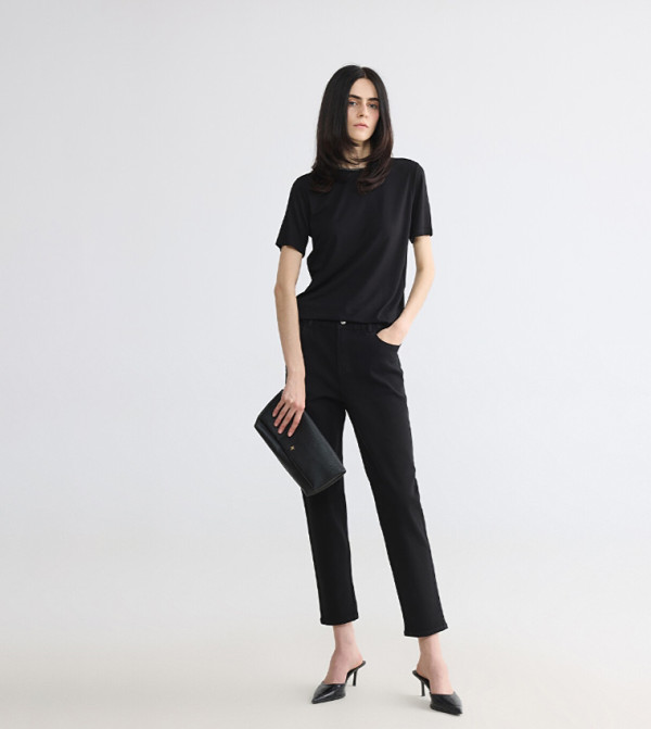 Washed Mom Fit Jeans