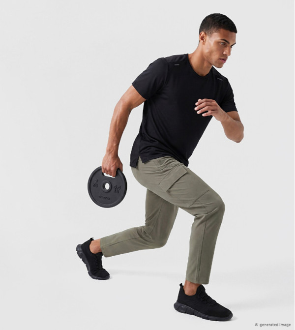 Solid Regular Fit Cargo Pants with Elastic Waist