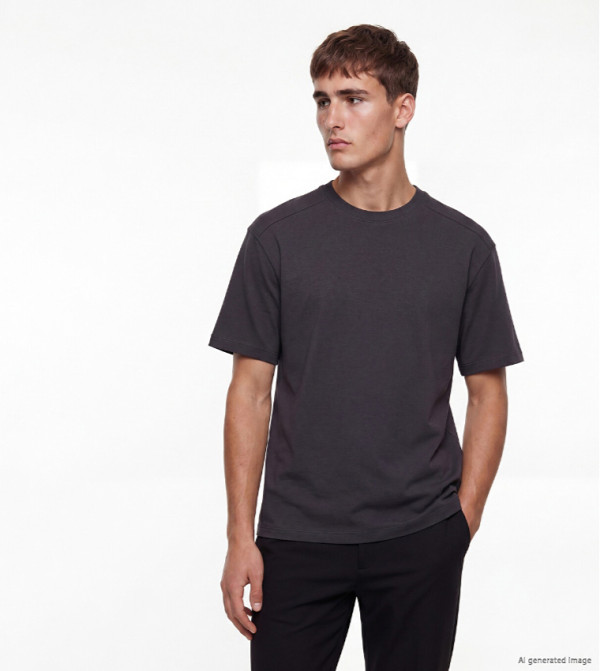 Solid Crew Neck Relaxed Fit T-Shirt
