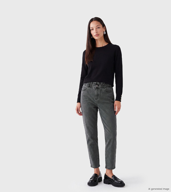 Washed Mom Fit Jeans