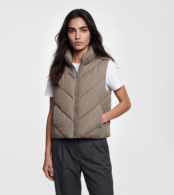 Mock Neck Quilted Gilet