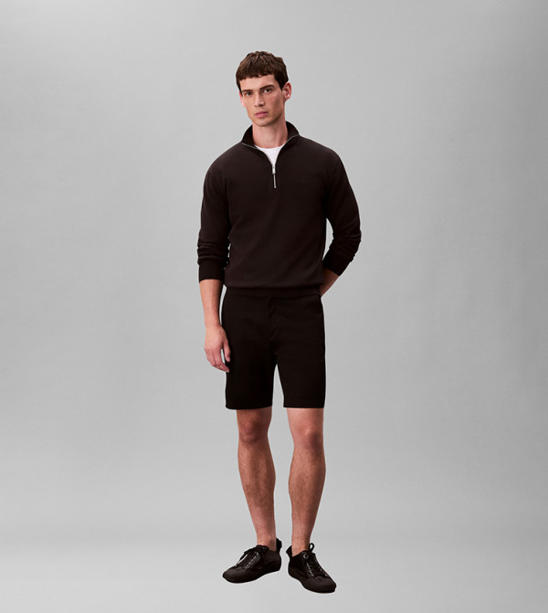 Solid Mid Rise Refine Casual Shorts