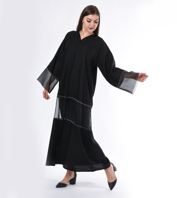 عباية مطرزة يدويا
