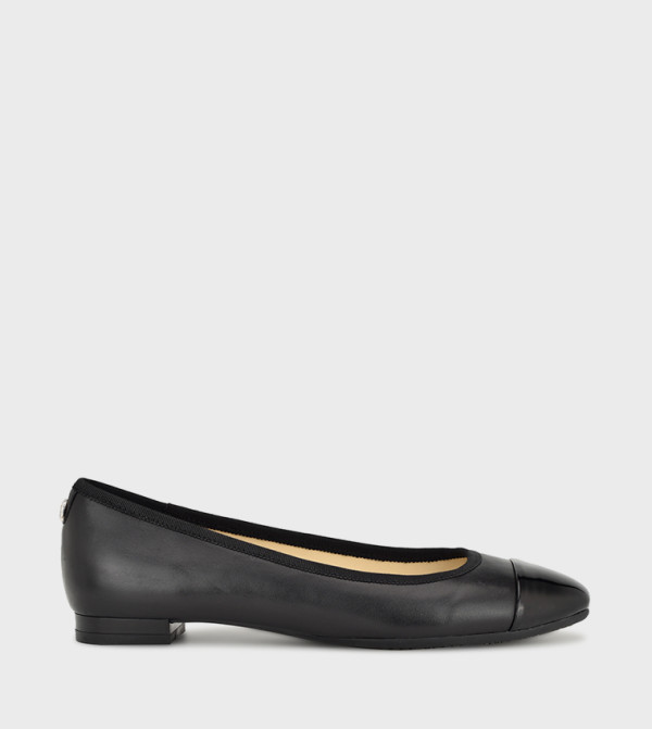 OLLIN Textured Ballerinas