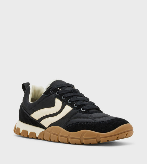 HOLLAND Lace Up Sneakers