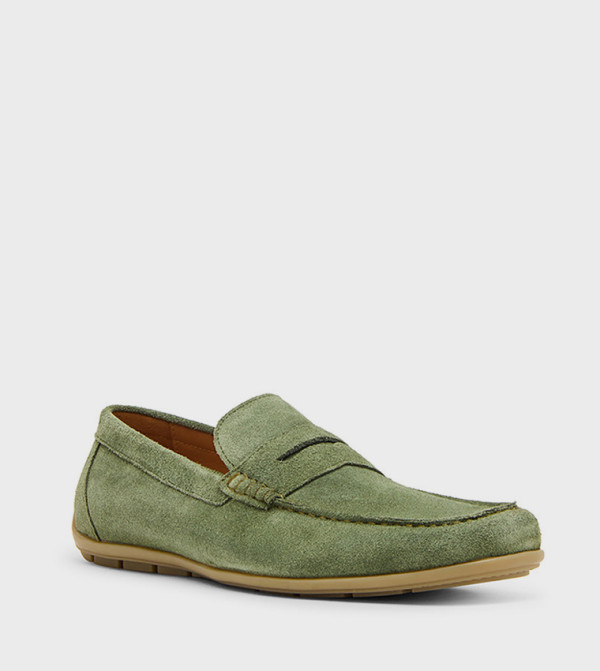 PIERCCE Solid Round Toe Loafers