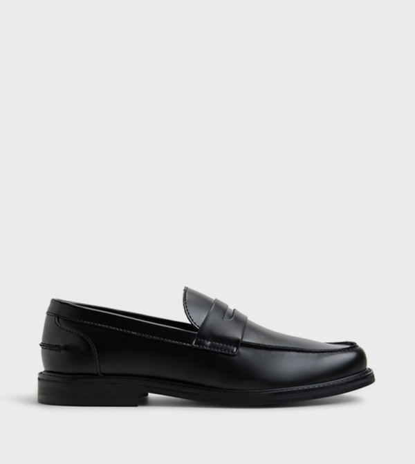 WESTLAKE Round Toe Slip-On Loafers