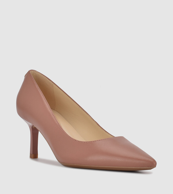 Kuna9X9 Pointed Toe Kitten Pumps