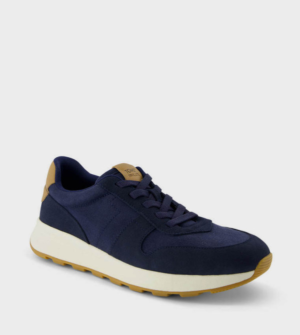 TRVL LITE RETRO Solid Lace-Up Sneakers