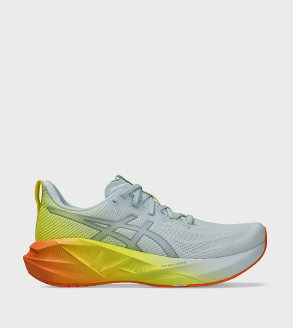 NOVABLAST 5 Lace Up Running Shoes