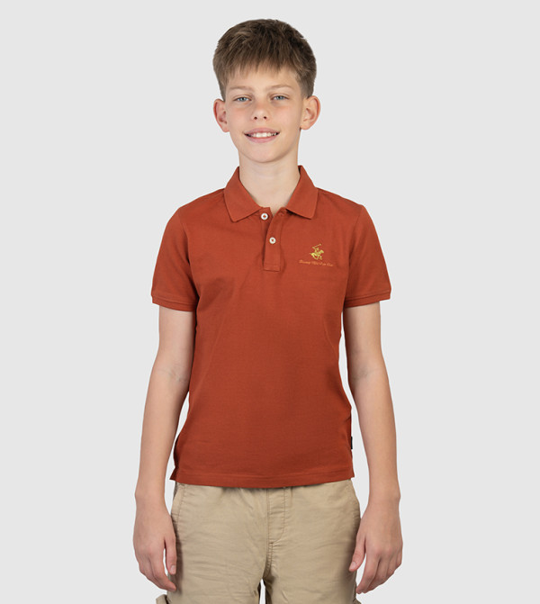 تيشيرت بولو بشعار مطرز وكم قصير