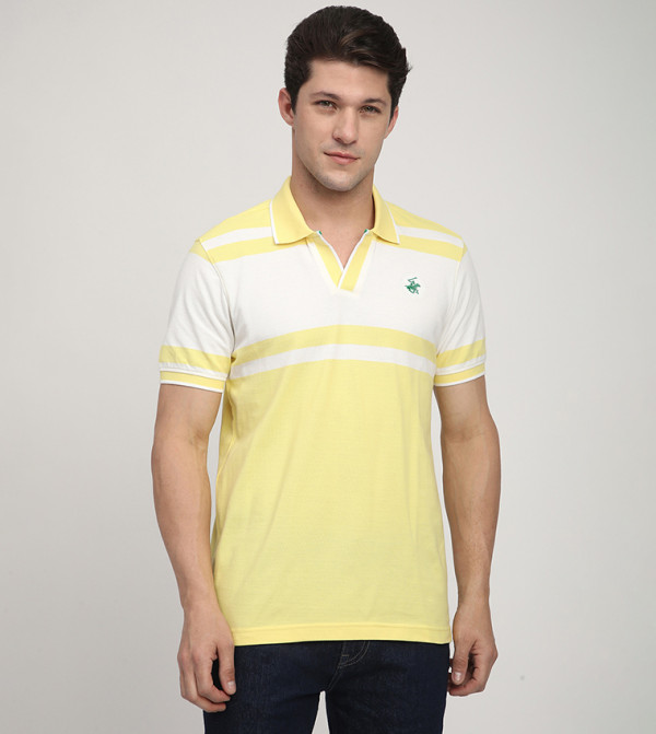 تيشيرت بولو بأكمام قصيرة وألوان متناسقة 