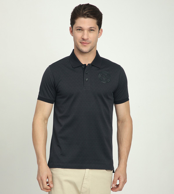 تيشيرت بولو بأكمام قصيرة وشعار  