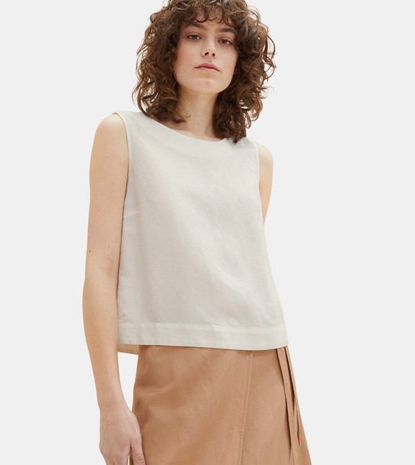 Solid Sleeveless Top