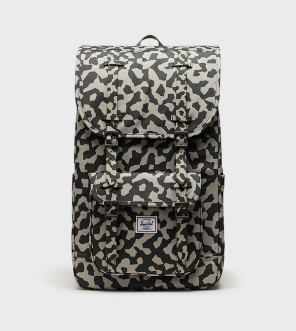 حقيبة ظهر بغطاء