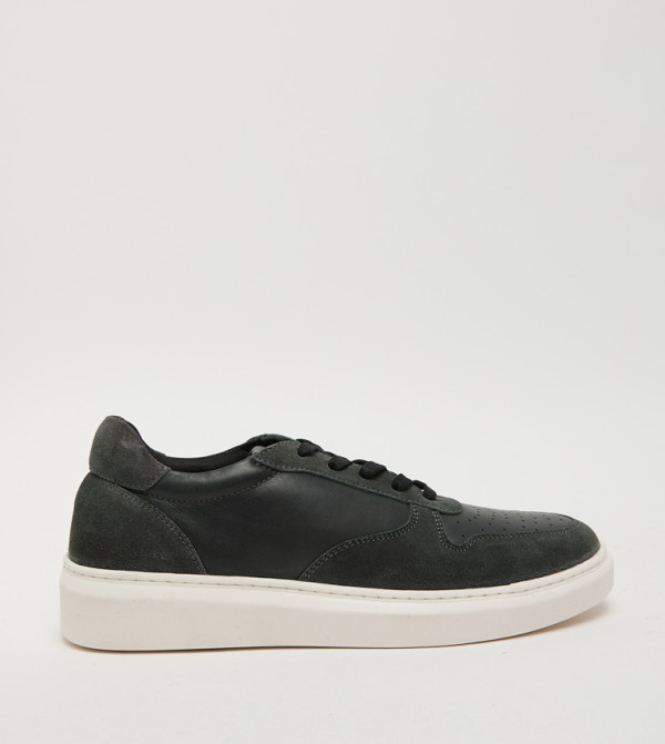 Textured Round Toe Lace-Up Sneakers