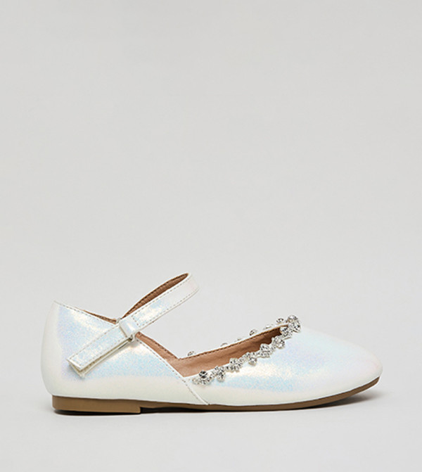 Embellished Flat Shoes