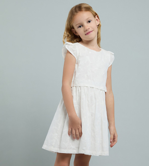 فستان مطرز كم كاب بقبة مستديرة 