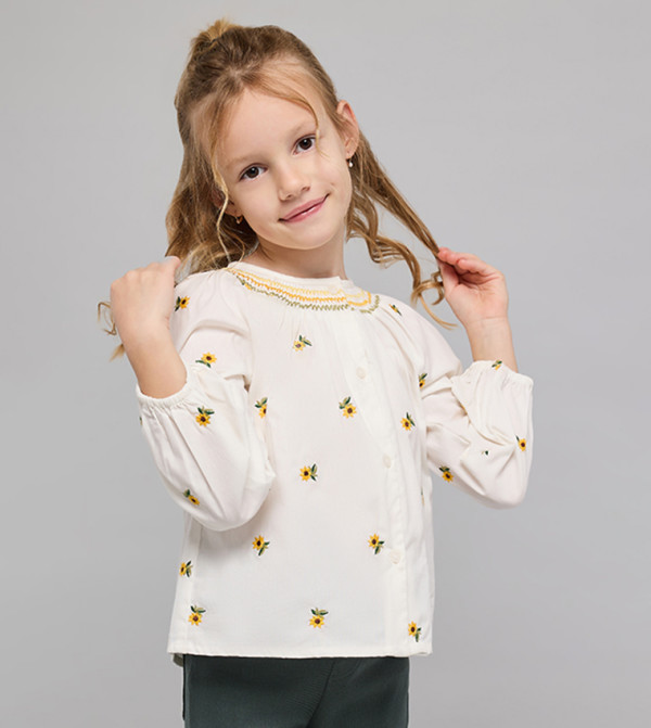 توب مطرز بقبة مستديرة وكم باف 