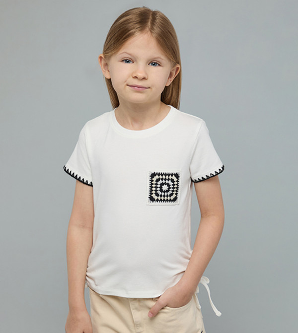 تيشيرت كروشيه وقبة مستديرة وكم قصير 