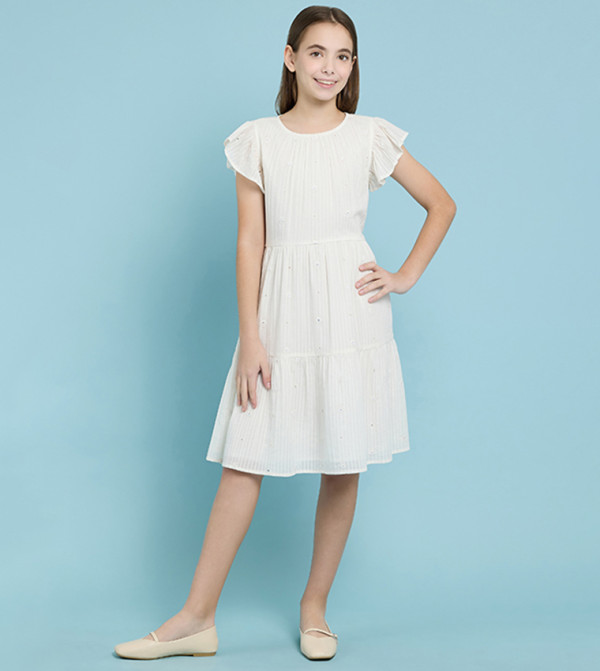 فستان طبقات بقبة مستديرة 