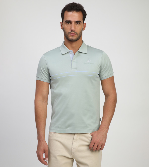 تيشيرت بولو بأكمام قصيرة وتطريز شعار 