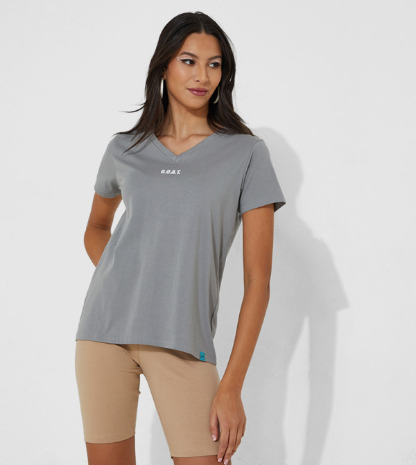 G.o.a.t. Typography Print V Neck Short Sleeve T-shirt