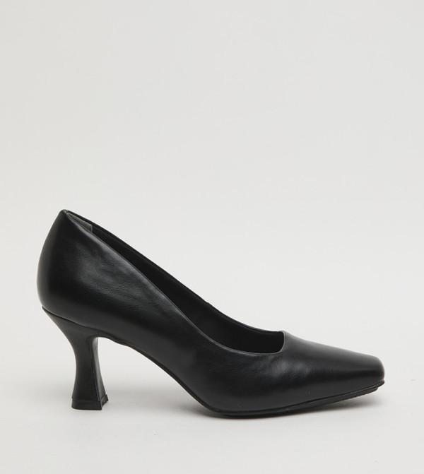PRIM Flared Heel Pumps