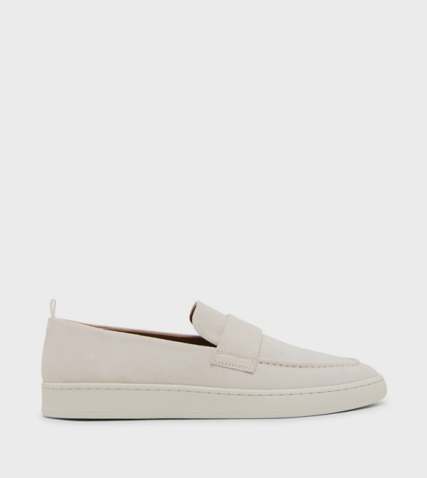 HANNSON Round Toe Slip-On Shoes