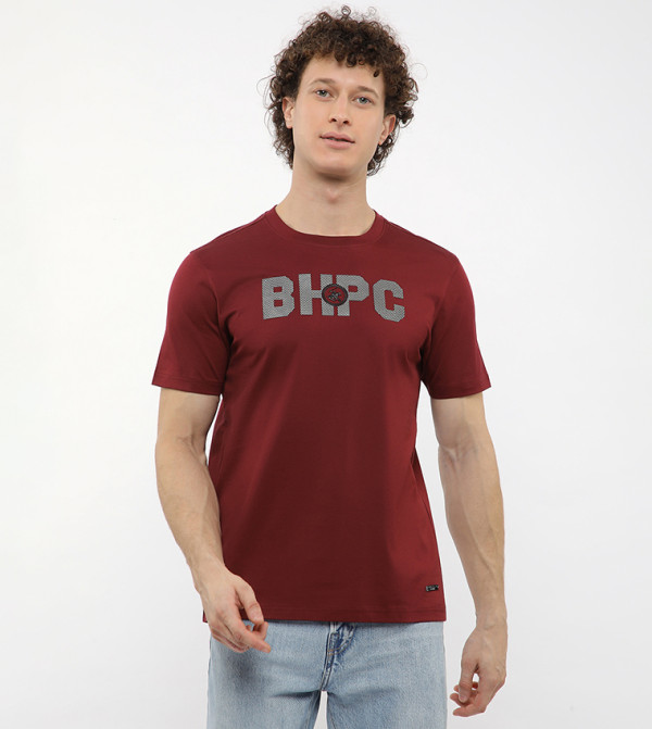 تيشيرت بطبعة شعار ورقبة مستديرة  