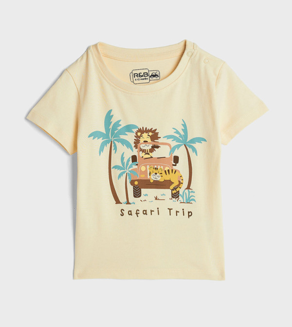 تيشيرت بياقة مستديرة وأكمام قصيرة وطبعة