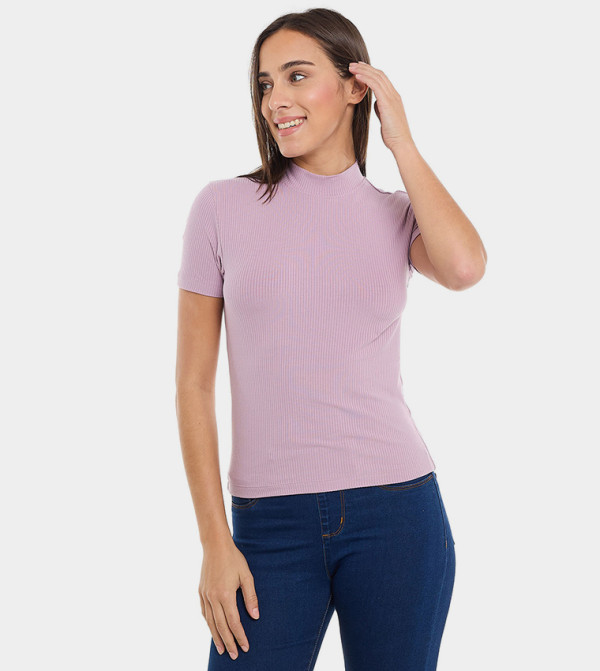 توب مرن بياقة وهمية وأكمام قصيرة