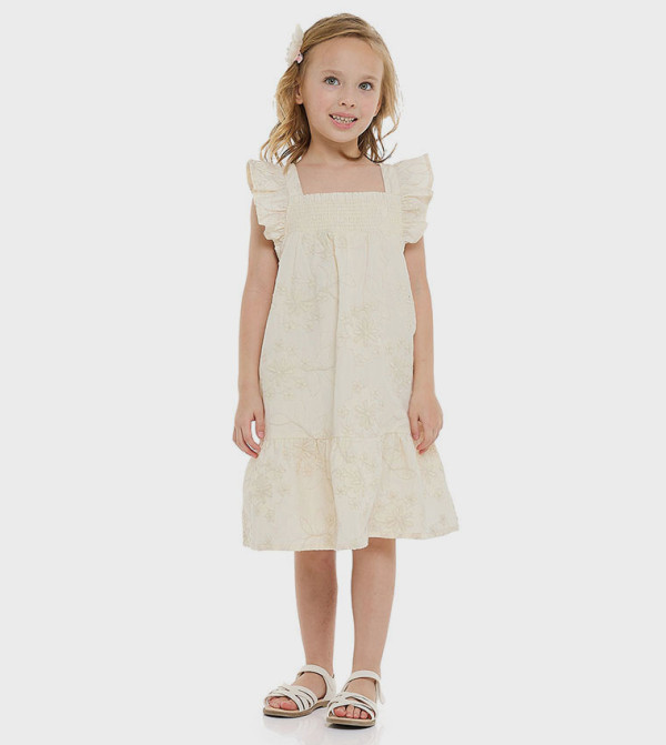 فستان مطرز برقبة مربعة وأكمام مكشكشة  