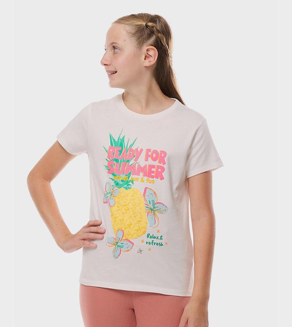 تيشيرت بطبعة بياقة دائرية وأكمام قصيرة  