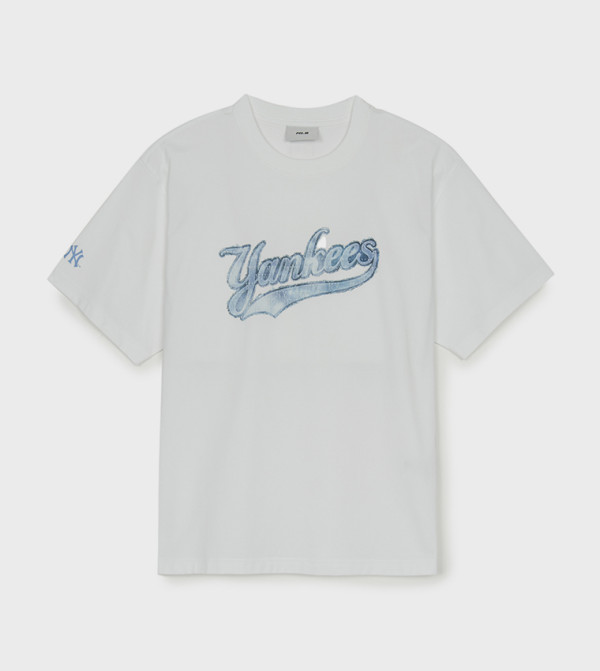 تيشيرت واسع بأكمام قصيرة بطبعة