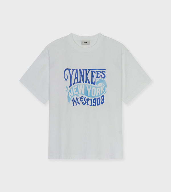 تيشيرت واسع بطبعة كم قصير 