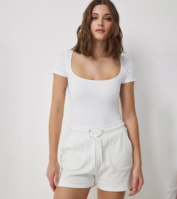 Seamless Scoop Neck Bodysuit Top