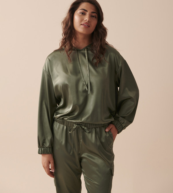 هودي ساتان باكمام طويلة