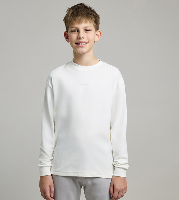 تيشيرت كم طويل بطبعة برقبة مستديرة 