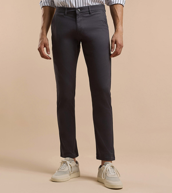 Solid Chinos with Button Closure