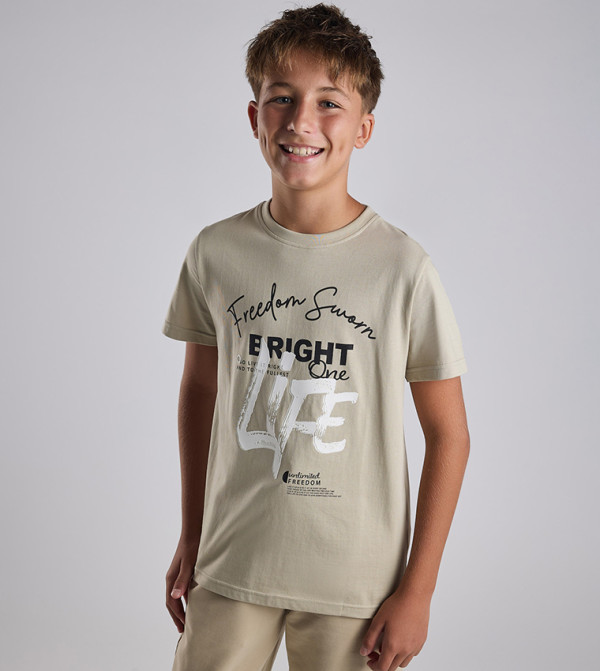 Graphic Print T-Shirt with Crew Neck and Short Sleeves