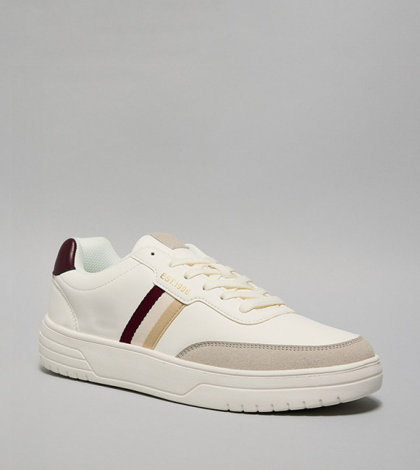 سنيكرز مخطط