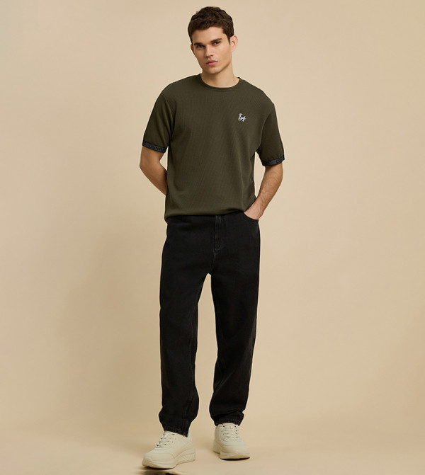 Solid Relaxed Fit Jeans with Button Closure