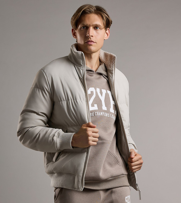 Quilted Puffer Jacket with Zipper Closure