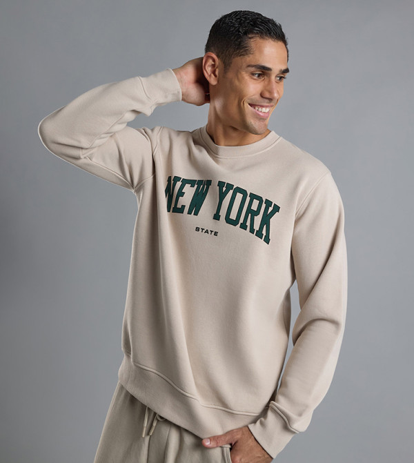 Typography Print Sweatshirt with Crew Neck and Long Sleeves