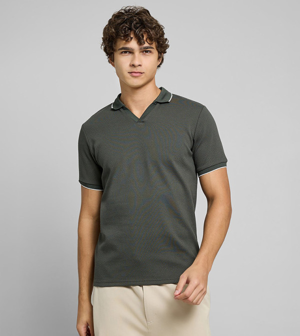 Contrast Trim Polo T-Shirt with Short Sleeves