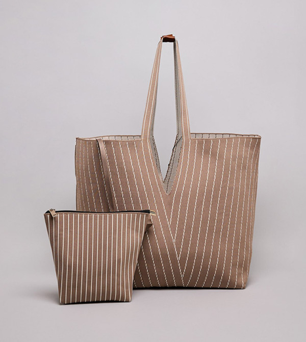 شنطة توت كانفاس مع باوتش